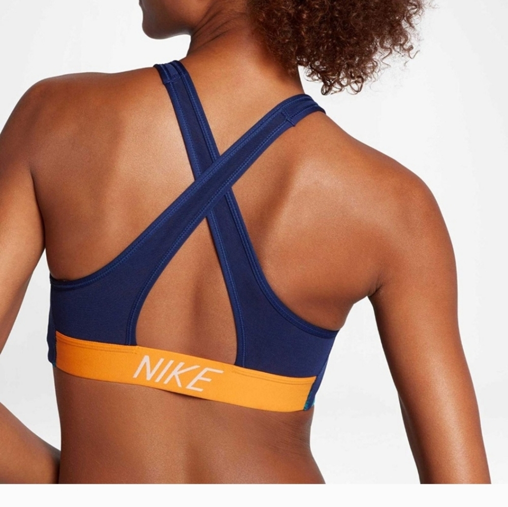 Nike Womens Swoosh Modern Sports Bra size small
